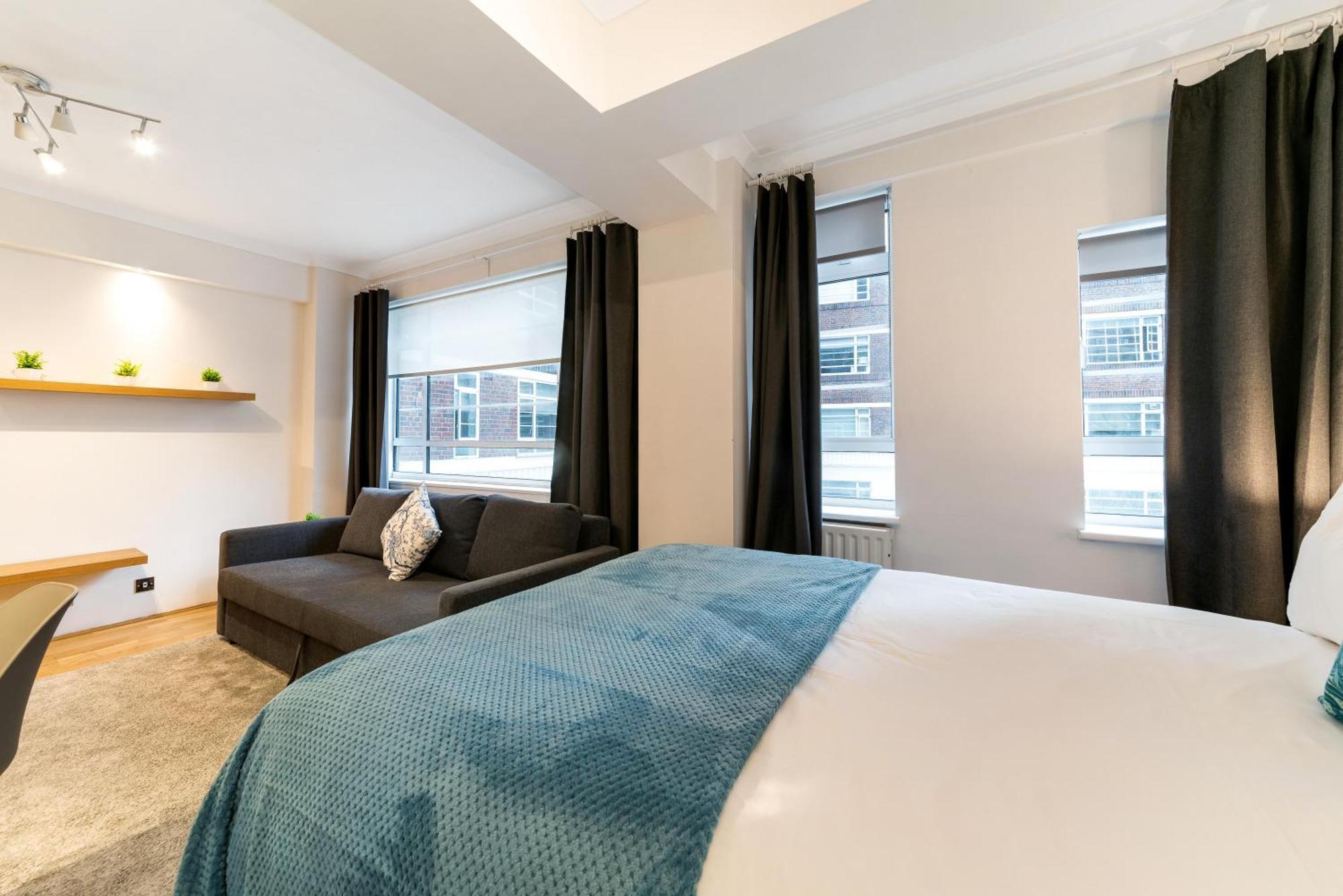 Your In The Heart Of - In Nell Gwynn House *